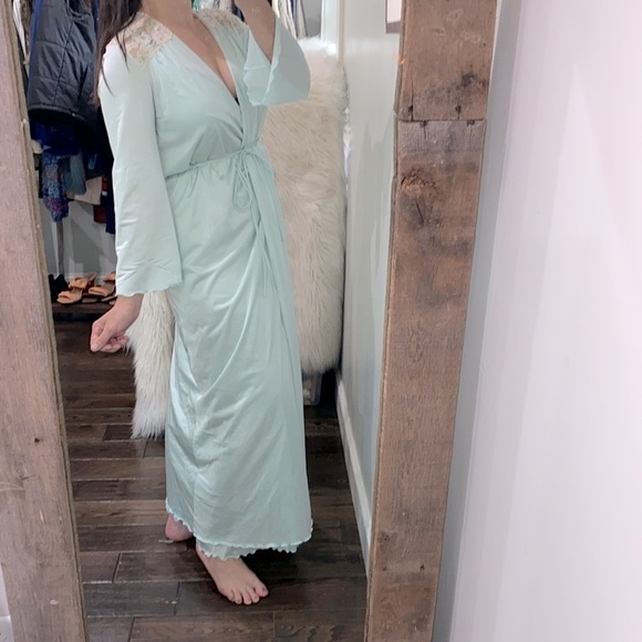 Vintage sea foam green maxi ship and robe set Vanity Fair size 36 - Picture 4 of 9